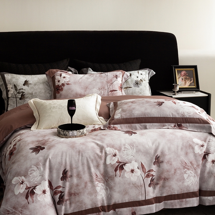 91家纺网 家纺一手货源 找家纺 威克凯丽 2024新款长绒棉数码印花100S磨毛双拼四件套 安喜娜-B橄榄咖