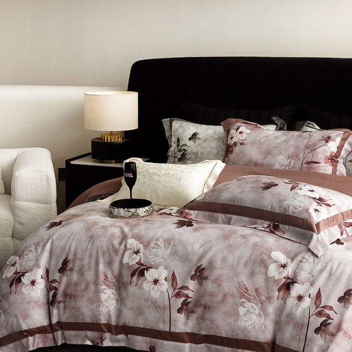 91家纺网 家纺一手货源 找家纺 威克凯丽 2024新款长绒棉数码印花100S磨毛双拼四件套 安喜娜-B橄榄咖