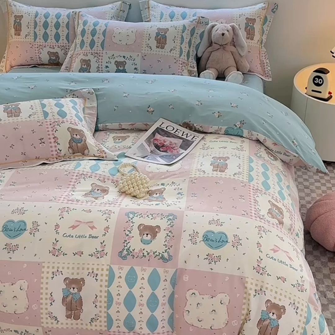 91家纺网 家纺一手货源 找家纺 宇彬家纺 2025直播新款13070全棉纯棉印花床单床笠款四件套和单被套一字绣工艺款 一字绣 春日游园