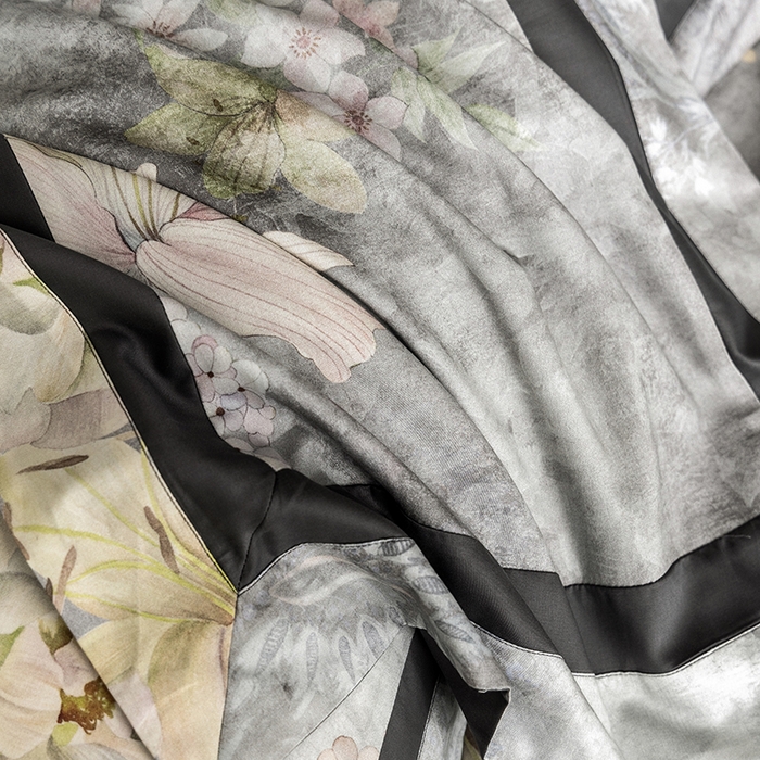 91家纺网 家纺一手货源 找家纺 威克凯丽 2024新款长绒棉数码印花100S磨毛双拼四件套 华丽世-B迪灰