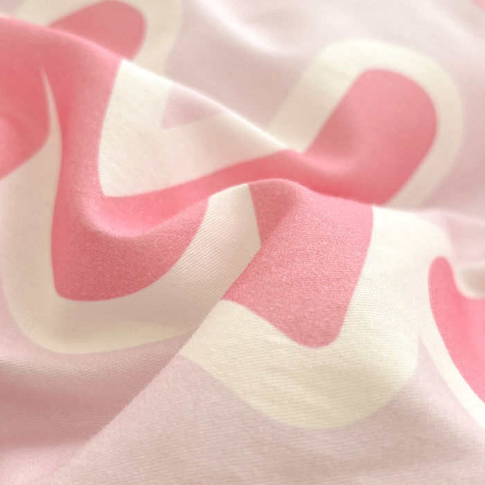 91家纺网 家纺一手货源 找家纺 暮思家居 2025新款正版授权三丽鸥大版全棉纯棉数码印花四件套系列-第四批 大版-草莓美乐蒂