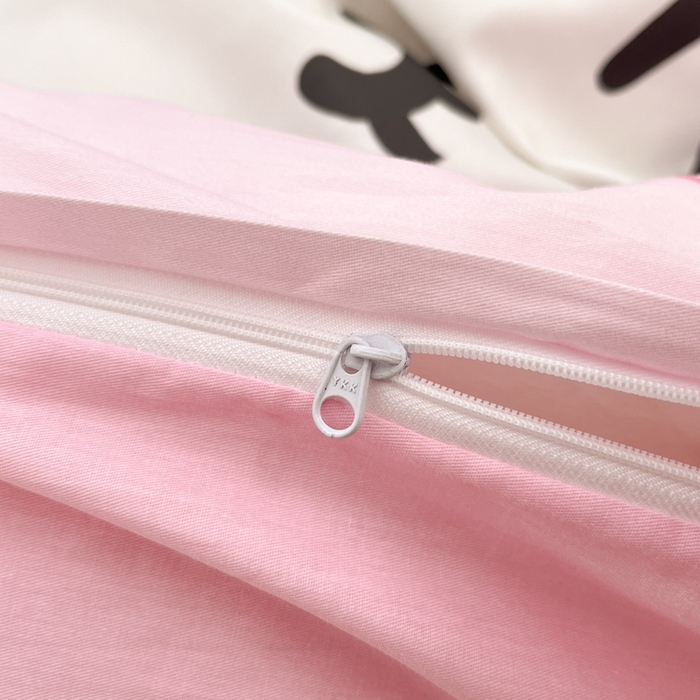 91家纺网 家纺一手货源 找家纺 暮思家居 2025新款正版授权三丽鸥大版全棉纯棉数码印花四件套系列-第四批 大版-甜筒KT