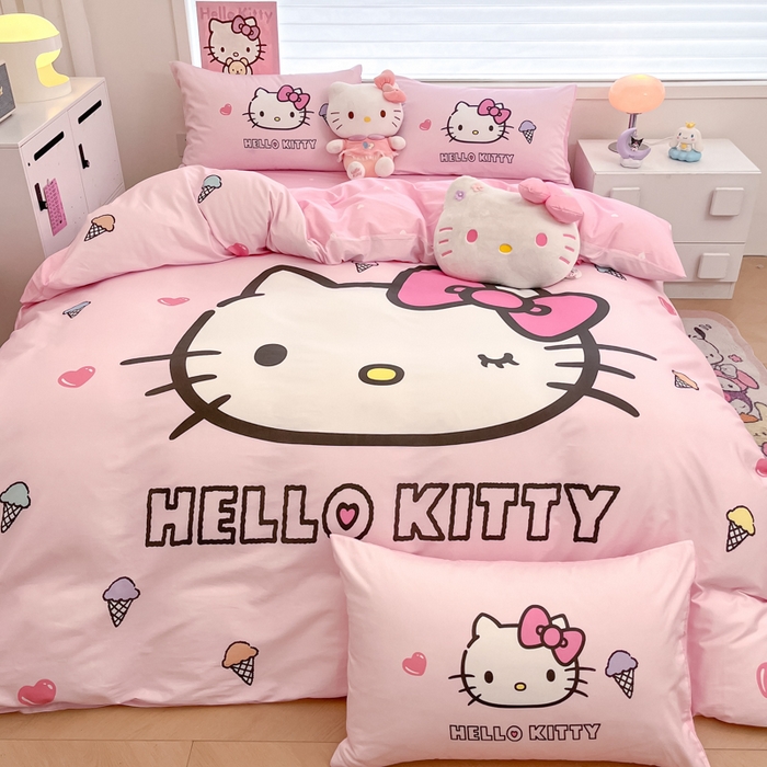 91家纺网 家纺一手货源 找家纺 暮思家居 2025新款正版授权三丽鸥大版全棉纯棉数码印花四件套系列-第四批 大版-甜筒KT