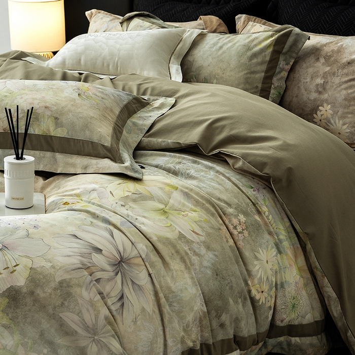 91家纺网 家纺一手货源 找家纺 威克凯丽 2024新款长绒棉数码印花100S磨毛双拼四件套 华丽世-B莫兰迪绿