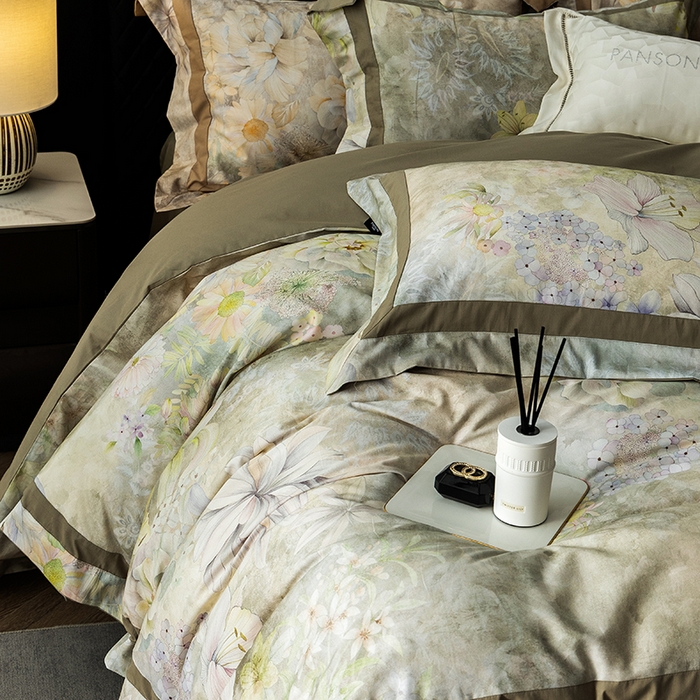 91家纺网 家纺一手货源 找家纺 威克凯丽 2024新款长绒棉数码印花100S磨毛双拼四件套 华丽世-B莫兰迪绿