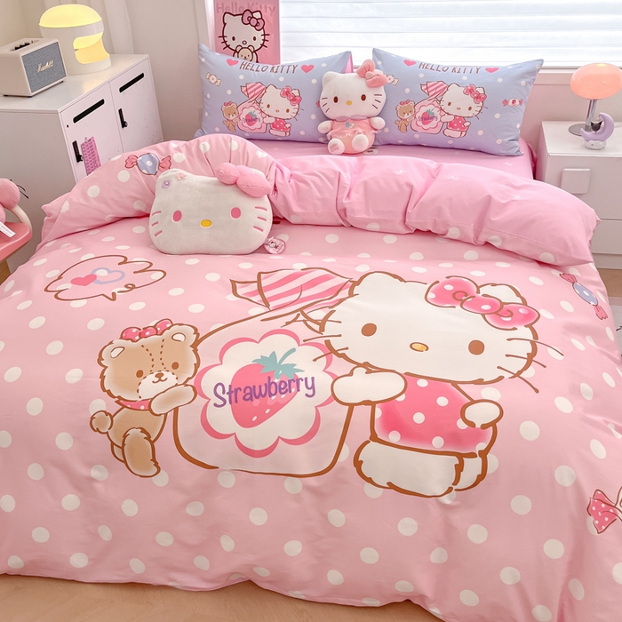 91家纺网 家纺一手货源 找家纺 暮思家居 2025新款正版授权三丽鸥大版全棉纯棉数码印花四件套系列-第四批 大版-草莓KT