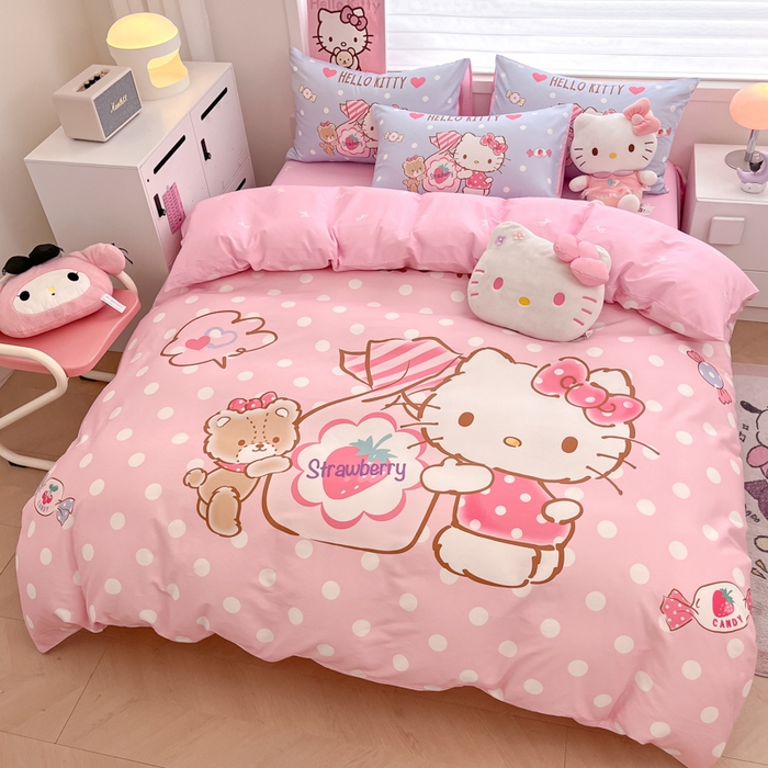 91家纺网 家纺一手货源 找家纺 暮思家居 2025新款正版授权三丽鸥大版全棉纯棉数码印花四件套系列-第四批 大版-草莓KT