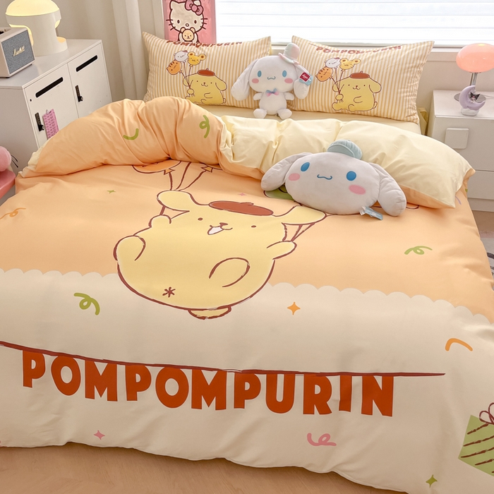 91家纺网 家纺一手货源 找家纺 暮思家居 2025新款正版授权三丽鸥大版全棉纯棉数码印花四件套系列-第四批 大版-奶黄包布丁狗