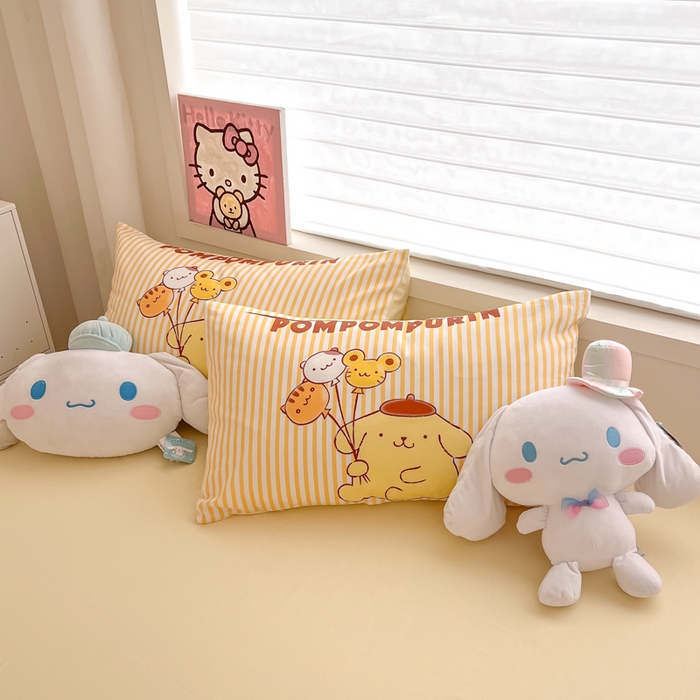 91家纺网 家纺一手货源 找家纺 暮思家居 2025新款正版授权三丽鸥大版全棉纯棉数码印花四件套系列-第四批 大版-奶黄包布丁狗