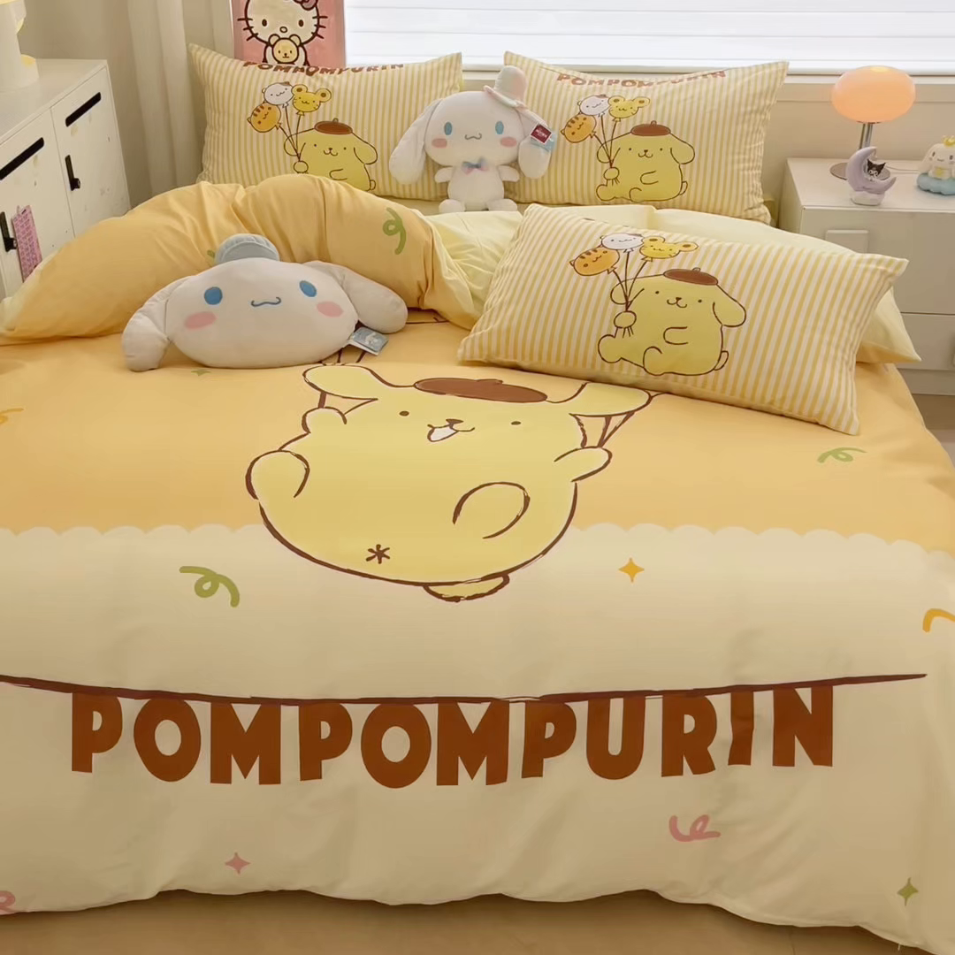 91家纺网 家纺一手货源 找家纺 暮思家居 2025新款正版授权三丽鸥大版全棉纯棉数码印花四件套系列-第四批 大版-奶黄包布丁狗