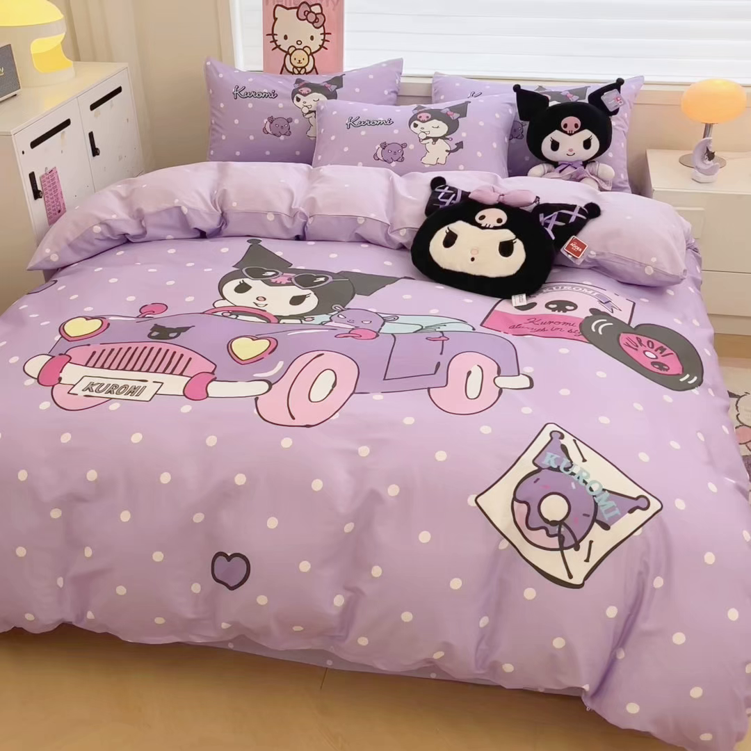 91家纺网 家纺一手货源 找家纺 暮思家居 2025新款正版授权三丽鸥大版全棉纯棉数码印花四件套系列-第四批 大版-小汽车库洛米