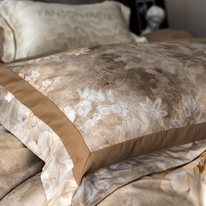 91家纺网 家纺一手货源 找家纺 威克凯丽 2024新款长绒棉数码印花100S磨毛双拼四件套 华丽世-B浅驼