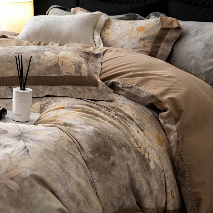 91家纺网 家纺一手货源 找家纺 威克凯丽 2024新款长绒棉数码印花100S磨毛双拼四件套 华丽世-B浅驼