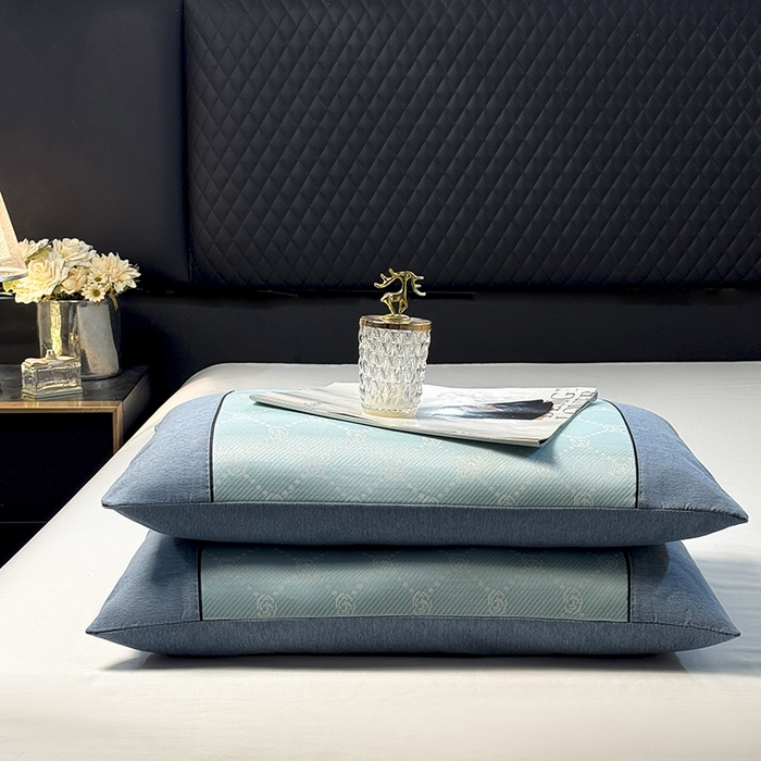 91家纺网 家纺一手货源 找家纺 小牛席业 2025新款小玫瑰PE冰丝夏凉枕枕头枕芯 湖蓝 35x55cm/只枕套+枕芯