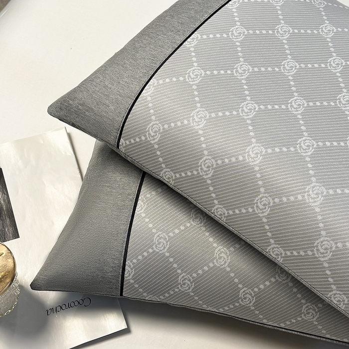 91家纺网 家纺一手货源 找家纺 小牛席业 2025新款小玫瑰PE冰丝夏凉枕枕头枕芯 灰色 35x55cm/只枕套+枕芯