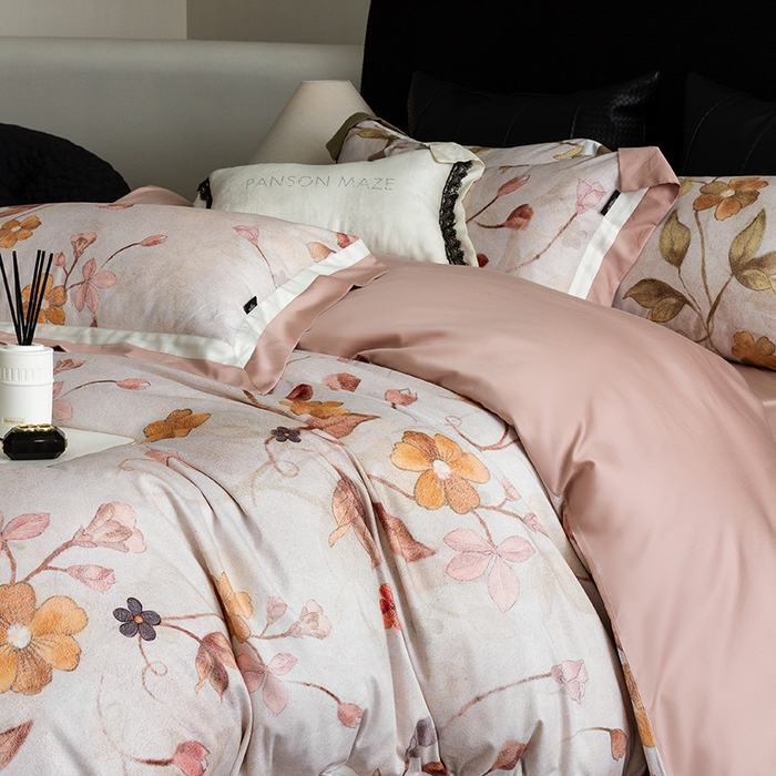 91家纺网 家纺一手货源 找家纺 威克凯丽 2024新款长绒棉数码印花100S磨毛双拼四件套 薇洛缇-B甜杏粉C奶白