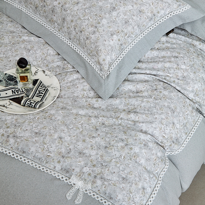 91家纺网 家纺一手货源 找家纺 威克凯丽 2024新款云柔棉磨毛数码印花四件套--星河入梦 星河入梦-青黛灰