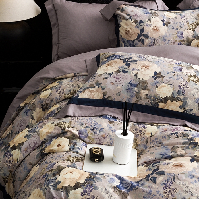 91家纺网 家纺一手货源 找家纺 威克凯丽 2024新款长绒棉数码印花100S磨毛双拼四件套 原蕊-B紫灰C电光蓝