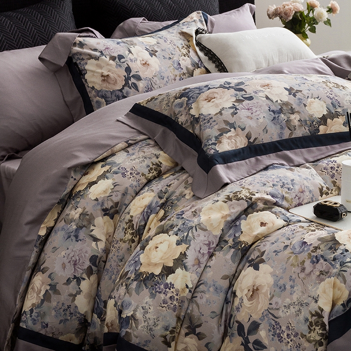 91家纺网 家纺一手货源 找家纺 威克凯丽 2024新款长绒棉数码印花100S磨毛双拼四件套 原蕊-B紫灰C电光蓝