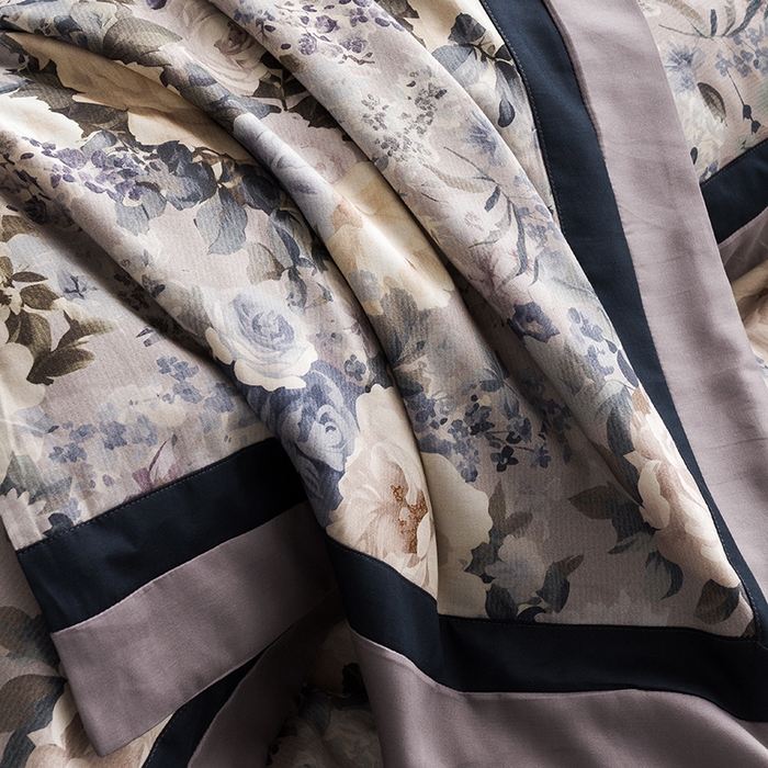 91家纺网 家纺一手货源 找家纺 威克凯丽 2024新款长绒棉数码印花100S磨毛双拼四件套 原蕊-B紫灰C电光蓝