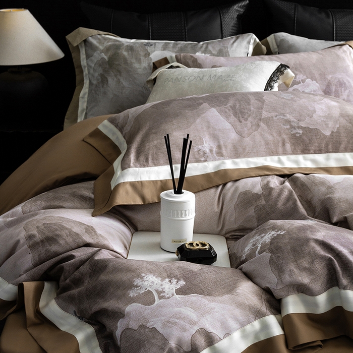 91家纺网 家纺一手货源 找家纺 威克凯丽 2024新款长绒棉数码印花100S磨毛双拼四件套 远山如黛-B橄榄咖C奶白