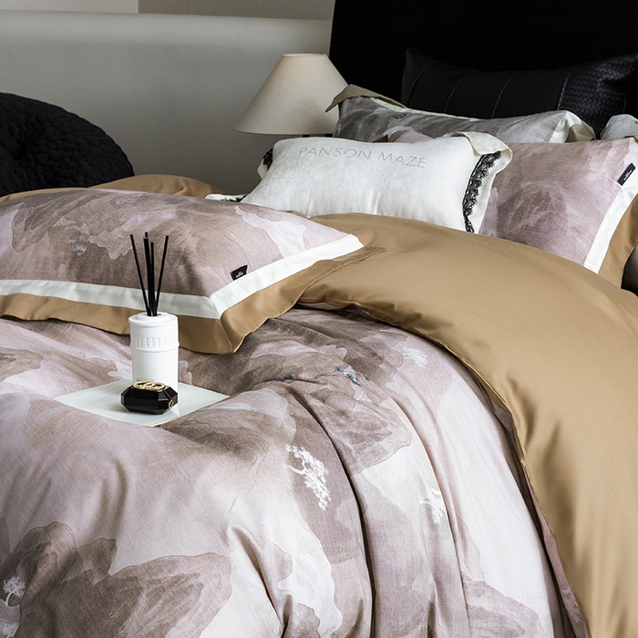 91家纺网 家纺一手货源 找家纺 威克凯丽 2024新款长绒棉数码印花100S磨毛双拼四件套 远山如黛-B橄榄咖C奶白