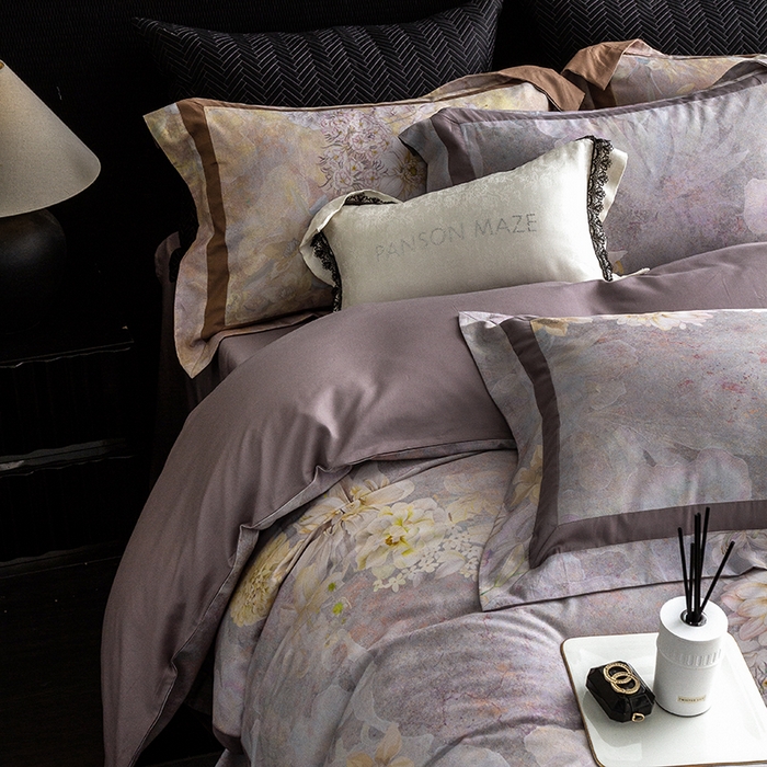 91家纺网 家纺一手货源 找家纺 威克凯丽 2024新款长绒棉数码印花100S磨毛双拼四件套 云玺-B紫灰