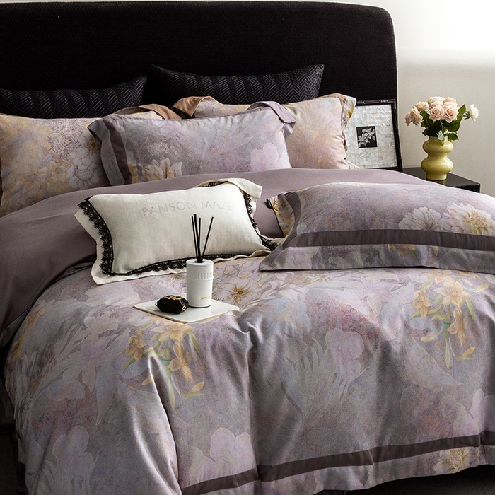 91家纺网 家纺一手货源 找家纺 威克凯丽 2024新款长绒棉数码印花100S磨毛双拼四件套 云玺-B紫灰