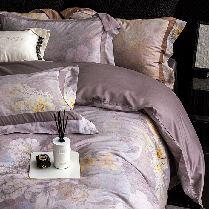 91家纺网 家纺一手货源 找家纺 威克凯丽 2024新款长绒棉数码印花100S磨毛双拼四件套 云玺-B紫灰