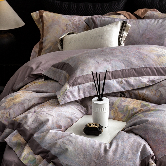 91家纺网 家纺一手货源 找家纺 威克凯丽 2024新款长绒棉数码印花100S磨毛双拼四件套 云玺-B紫灰