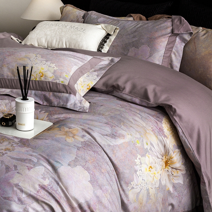 91家纺网 家纺一手货源 找家纺 威克凯丽 2024新款长绒棉数码印花100S磨毛双拼四件套 云玺-B紫灰