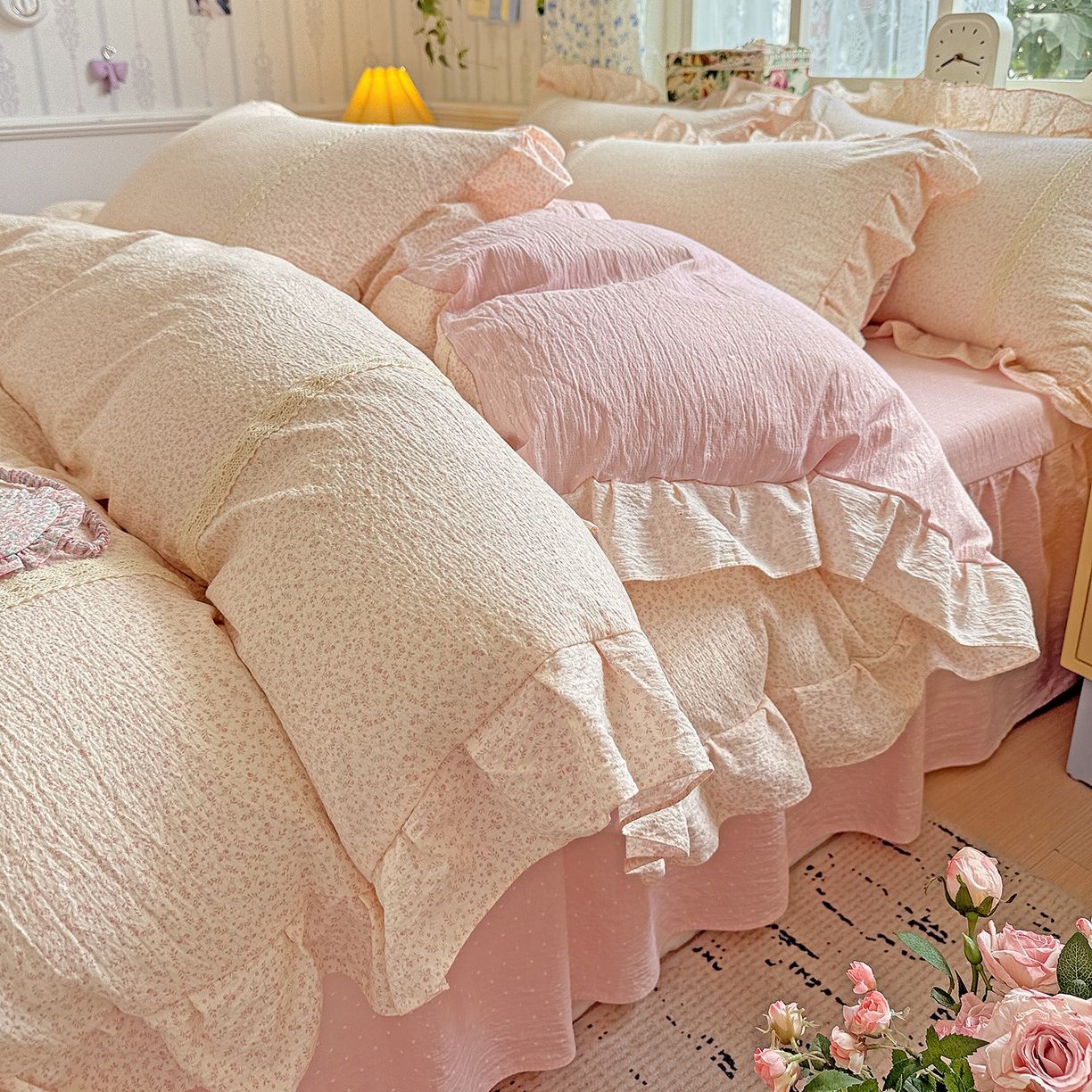 91家纺网 家纺一手货源 找家纺 （总）富米莱（原臻工厂） 2025新款韩式云感亲肤棉蝴蝶结工艺床盖床裙四件套