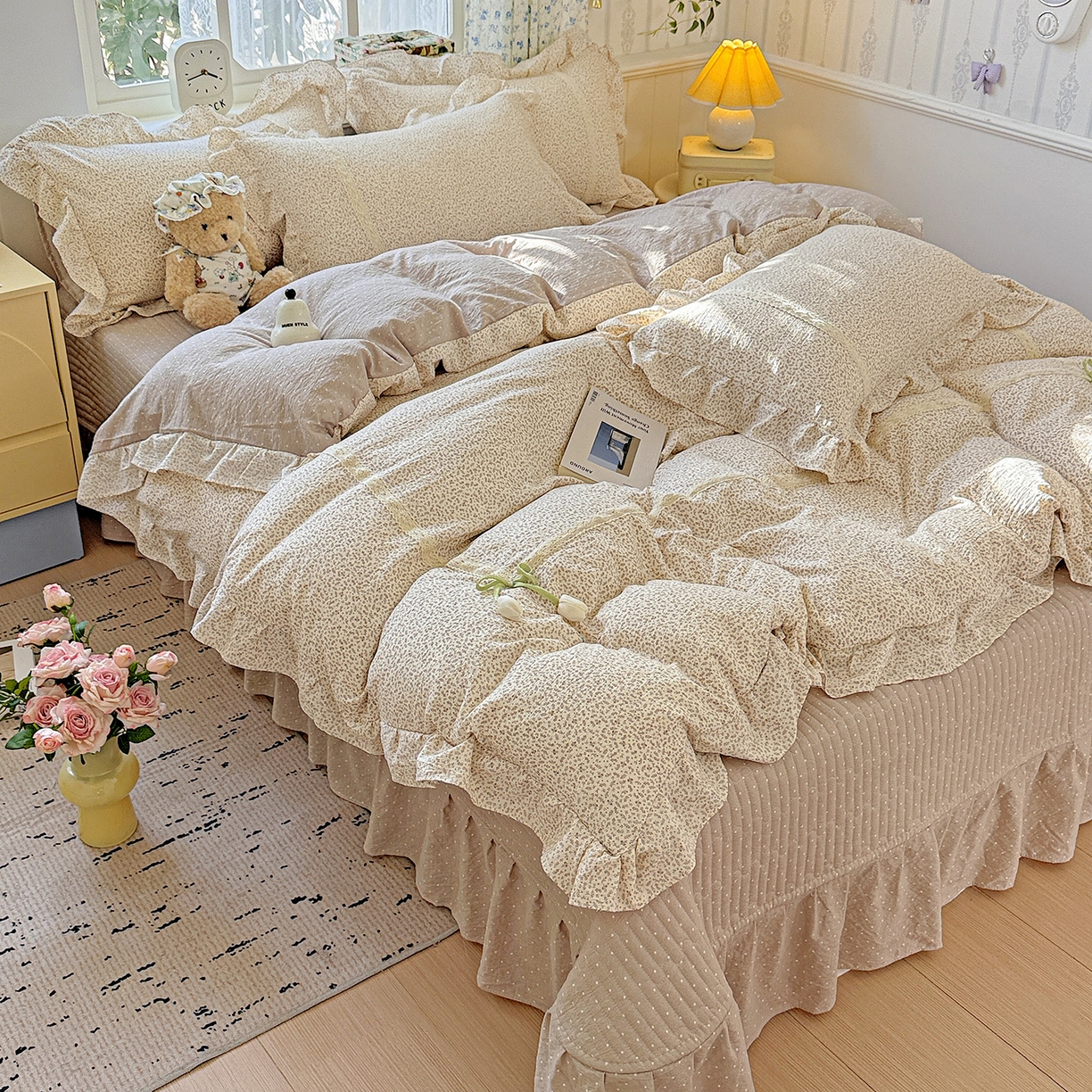 91家纺网 家纺一手货源 找家纺 富米莱（原臻工厂） 2025新款韩式云感亲肤棉蝴蝶结工艺床盖床裙四件套 韩系小波点-巧克力棕