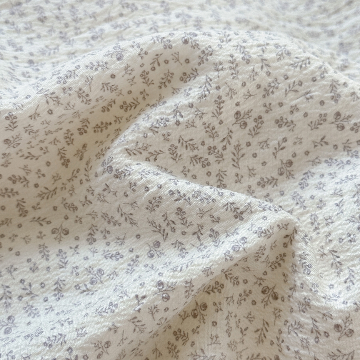 91家纺网 家纺一手货源 找家纺 富米莱（原臻工厂） 2025新款韩式云感亲肤棉蝴蝶结工艺床盖床裙四件套 韩系小波点-云霜灰