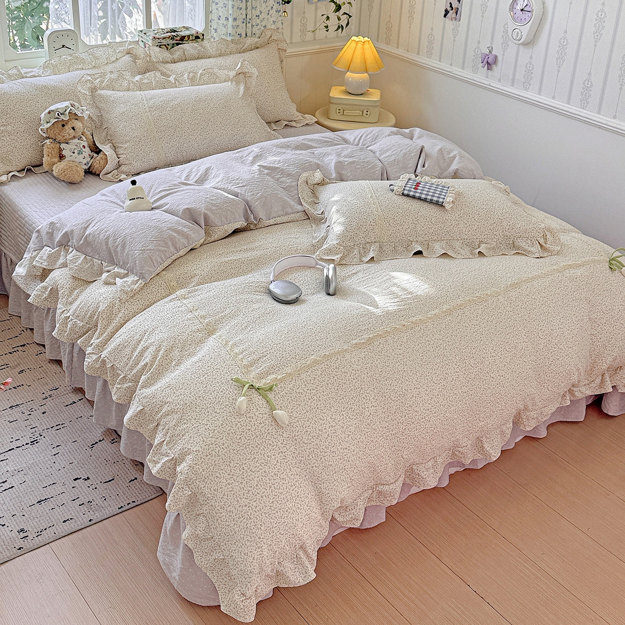 91家纺网 家纺一手货源 找家纺 富米莱（原臻工厂） 2025新款韩式云感亲肤棉蝴蝶结工艺床盖床裙四件套 韩系小波点-云霜灰