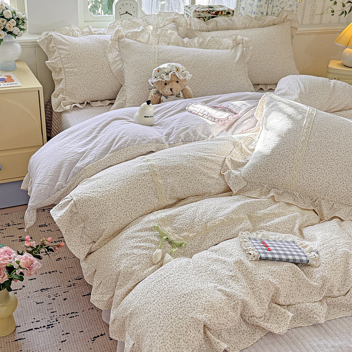 91家纺网 家纺一手货源 找家纺 富米莱（原臻工厂） 2025新款韩式云感亲肤棉蝴蝶结工艺床盖床裙四件套 韩系小波点-云霜灰