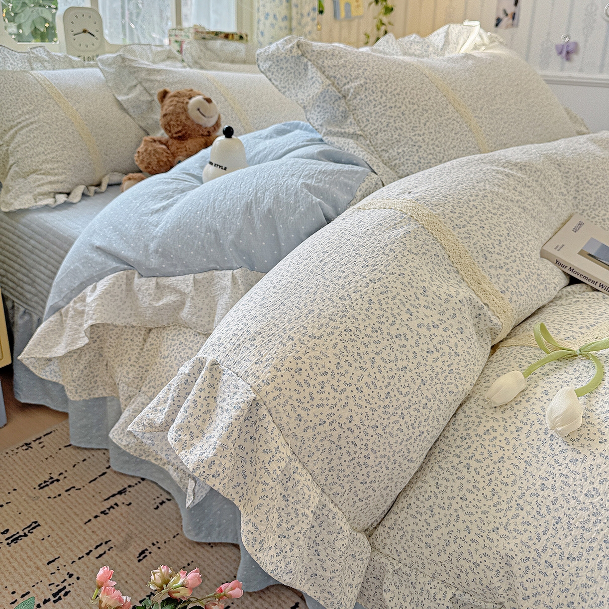 91家纺网 家纺一手货源 找家纺 富米莱（原臻工厂） 2025新款韩式云感亲肤棉蝴蝶结工艺床盖床裙四件套 韩系小波点-茉雾蓝