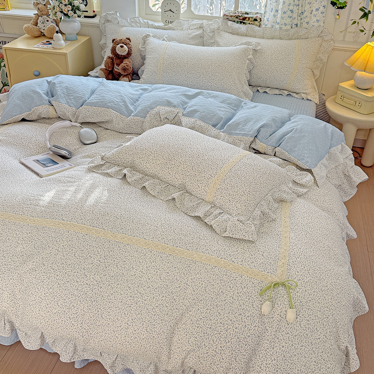 91家纺网 家纺一手货源 找家纺 富米莱（原臻工厂） 2025新款韩式云感亲肤棉蝴蝶结工艺床盖床裙四件套 韩系小波点-茉雾蓝