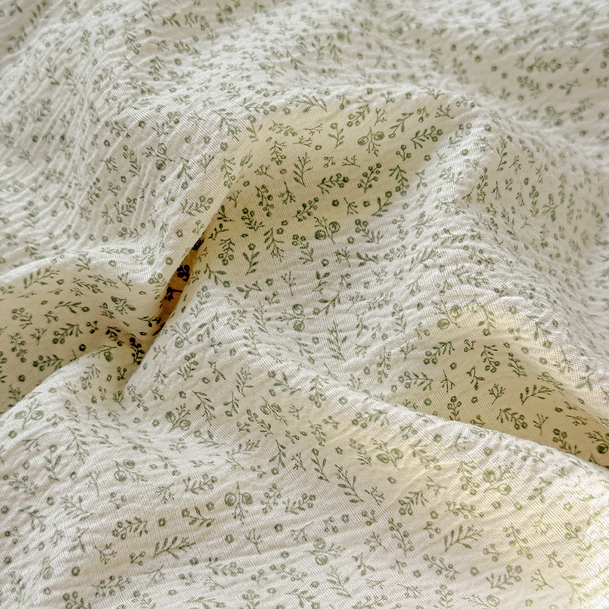 91家纺网 家纺一手货源 找家纺 富米莱（原臻工厂） 2025新款韩式云感亲肤棉蝴蝶结工艺床盖床裙四件套 韩系小波点-抹茶绿