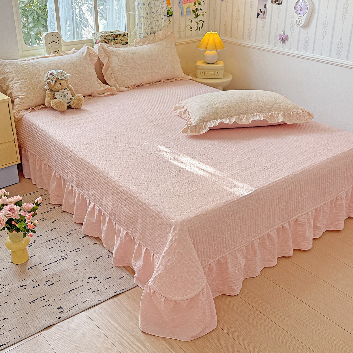 91家纺网 家纺一手货源 找家纺 富米莱（原臻工厂） 2025新款韩式云感亲肤棉蝴蝶结工艺床盖床裙四件套 韩系小波点-蔷薇粉