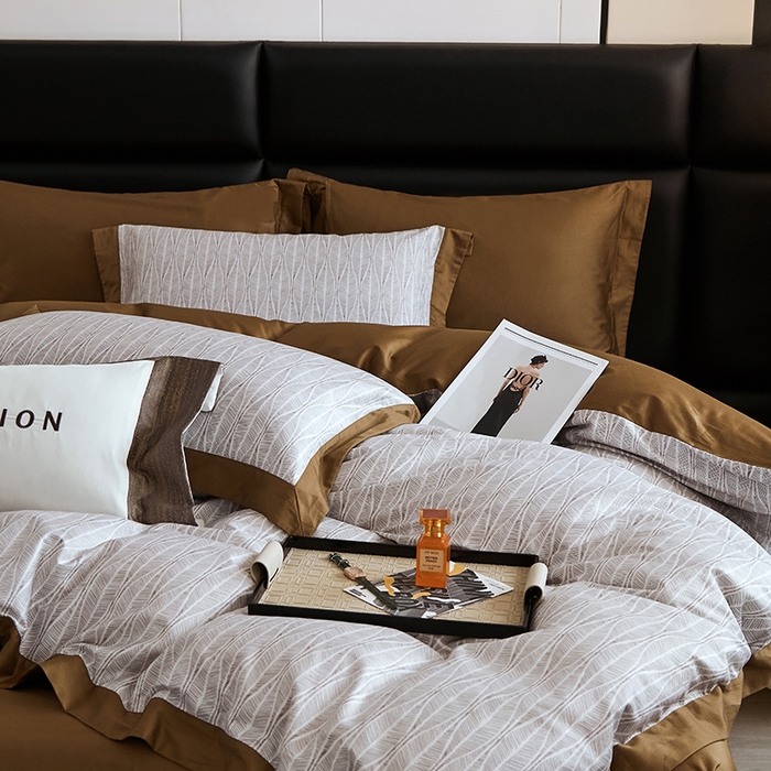 91家纺网 家纺一手货源 找家纺 威克凯丽 2024新款100S缎面数码印花四件套 劳伦斯-咖改