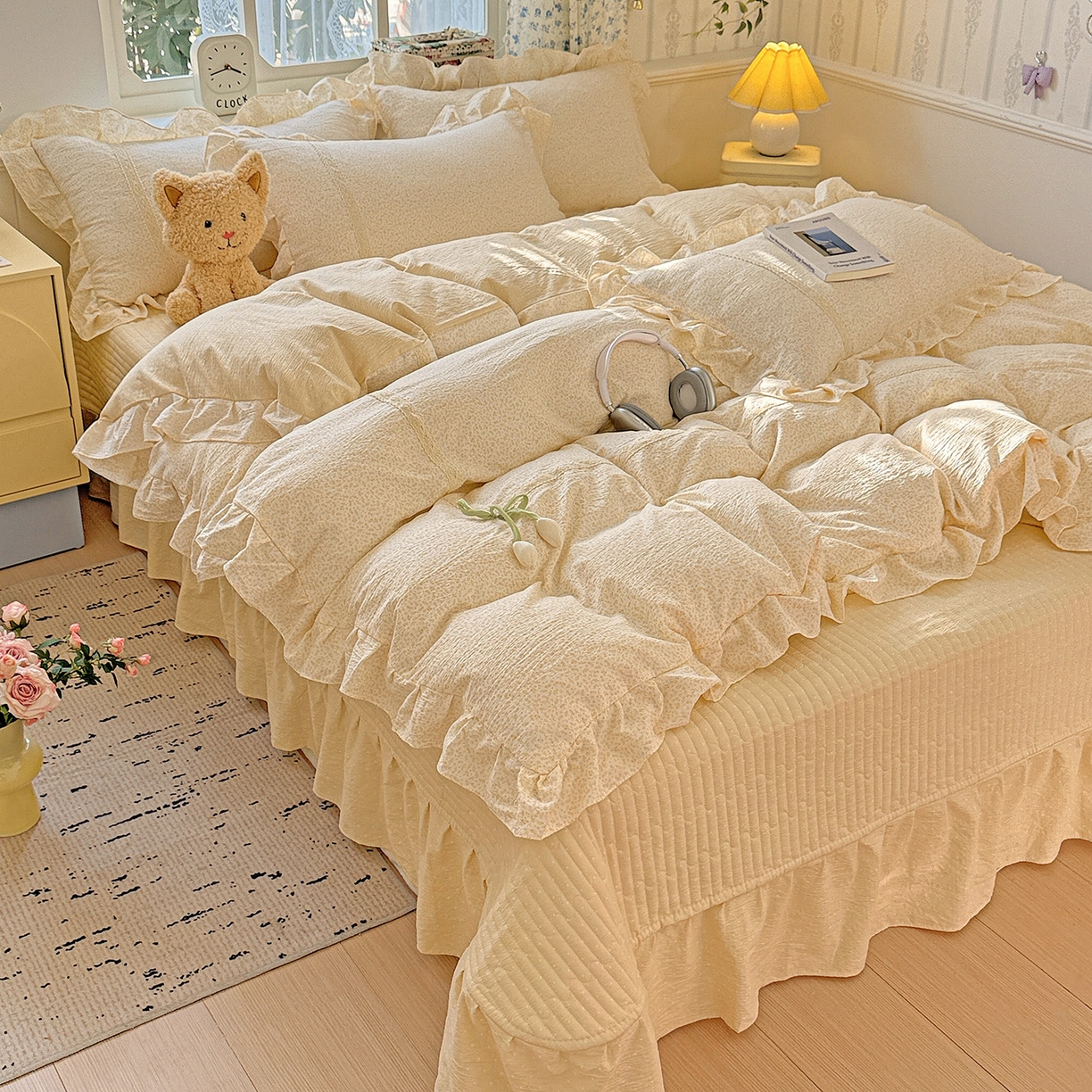 91家纺网 家纺一手货源 找家纺 富米莱（原臻工厂） 2025新款韩式云感亲肤棉蝴蝶结工艺床盖床裙四件套 韩系小波点-奶油黄