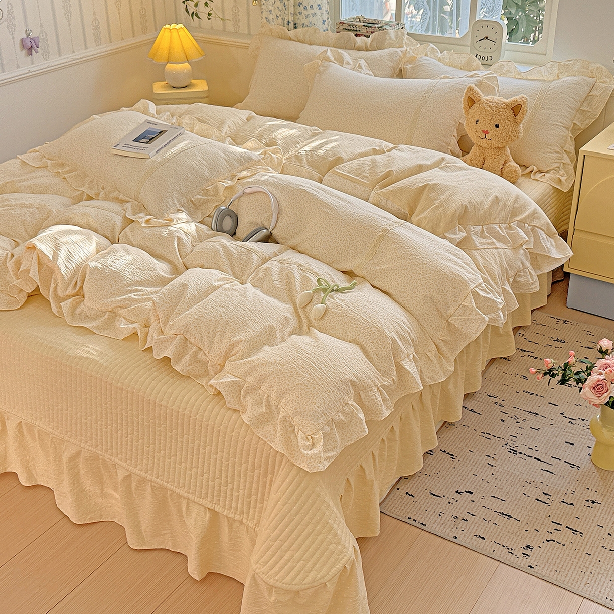 91家纺网 家纺一手货源 找家纺 富米莱（原臻工厂） 2025新款韩式云感亲肤棉蝴蝶结工艺床盖床裙四件套 韩系小波点-奶油黄