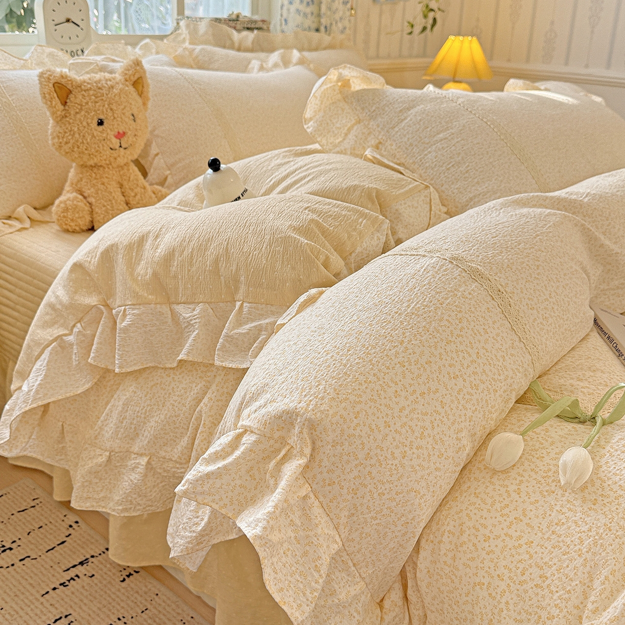 91家纺网 家纺一手货源 找家纺 富米莱（原臻工厂） 2025新款韩式云感亲肤棉蝴蝶结工艺床盖床裙四件套 韩系小波点-奶油黄