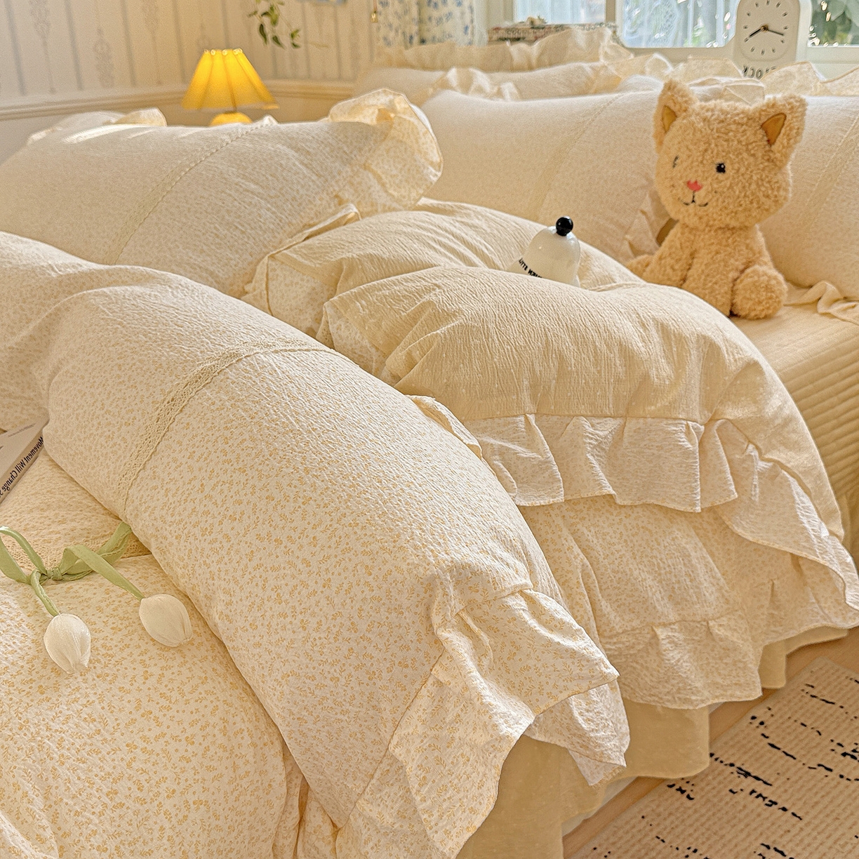91家纺网 家纺一手货源 找家纺 富米莱（原臻工厂） 2025新款韩式云感亲肤棉蝴蝶结工艺床盖床裙四件套 韩系小波点-奶油黄
