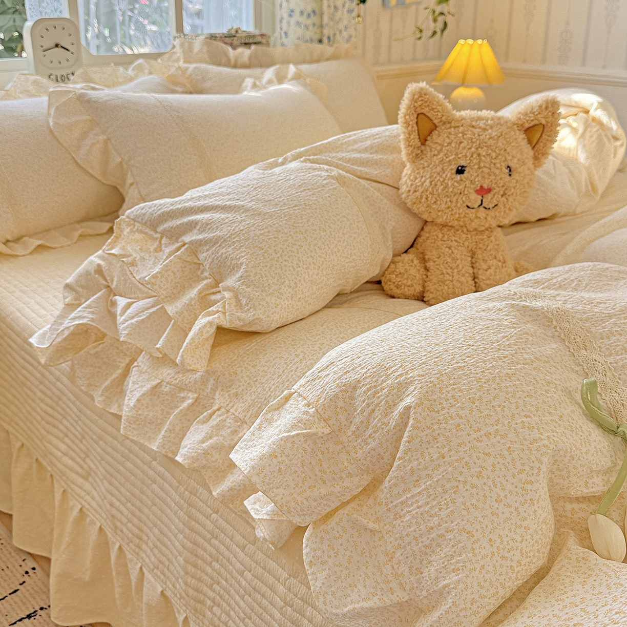 91家纺网 家纺一手货源 找家纺 富米莱（原臻工厂） 2025新款韩式云感亲肤棉蝴蝶结工艺床盖床裙四件套 韩系小波点-奶油黄