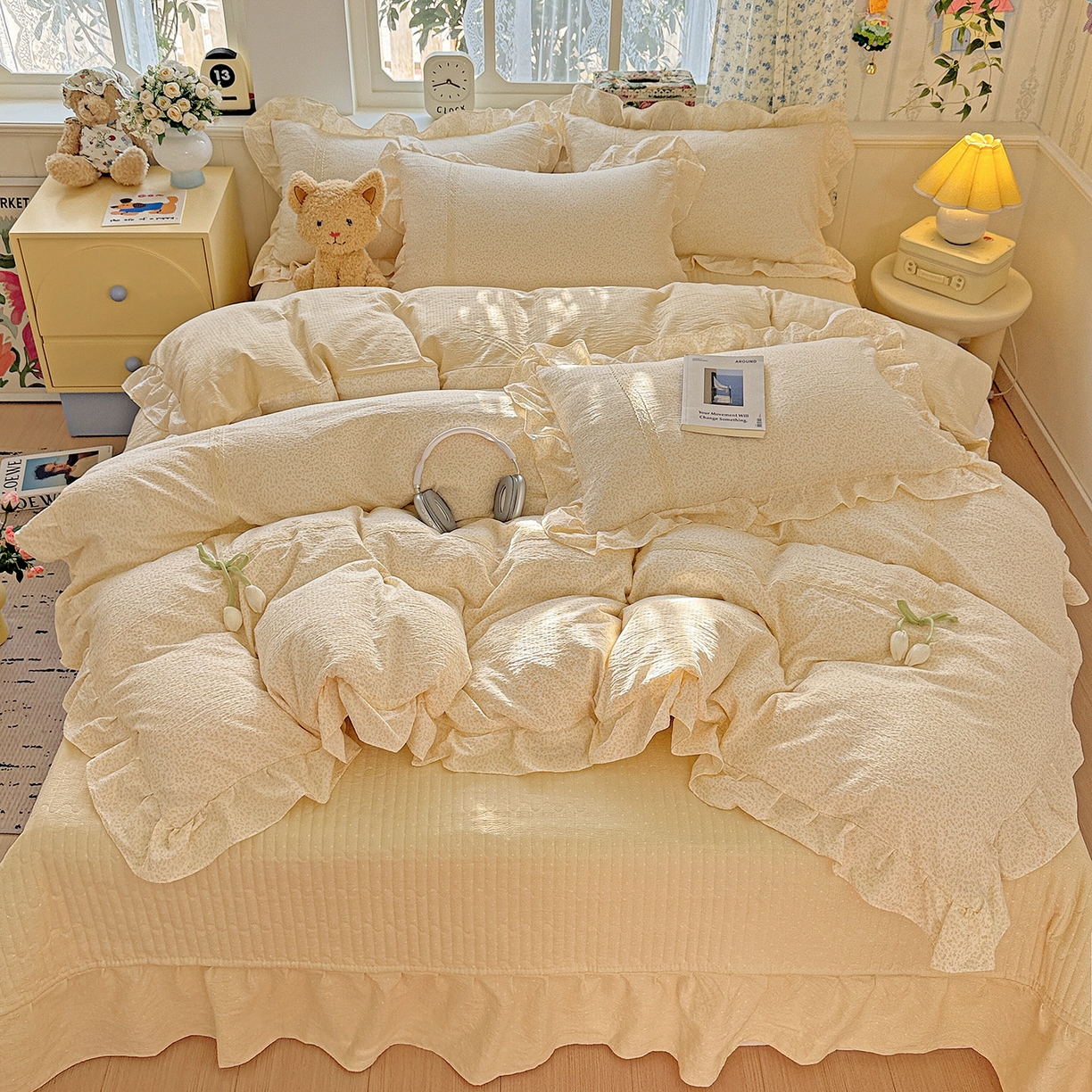 91家纺网 家纺一手货源 找家纺 富米莱（原臻工厂） 2025新款韩式云感亲肤棉蝴蝶结工艺床盖床裙四件套 韩系小波点-奶油黄