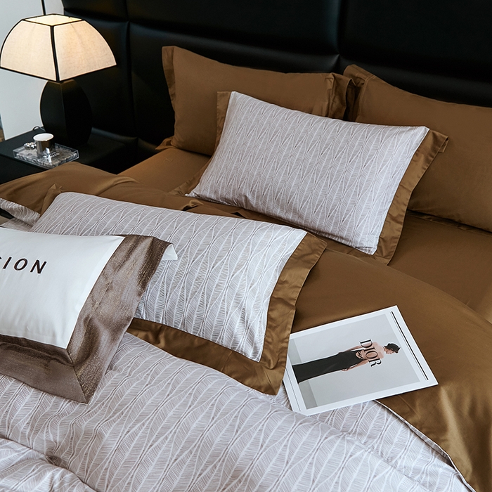 91家纺网 家纺一手货源 找家纺 威克凯丽 2024新款100S缎面数码印花四件套 劳伦斯-咖改