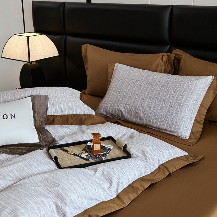 91家纺网 家纺一手货源 找家纺 威克凯丽 2024新款100S缎面数码印花四件套 劳伦斯-咖改