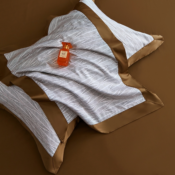 91家纺网 家纺一手货源 找家纺 威克凯丽 2024新款100S缎面数码印花四件套 劳伦斯-咖改